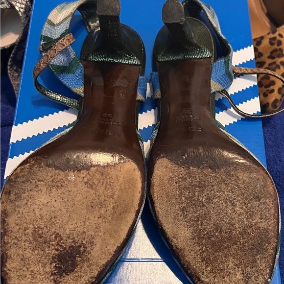 Fendi multi color sandal size9 - Picture 2 of 2